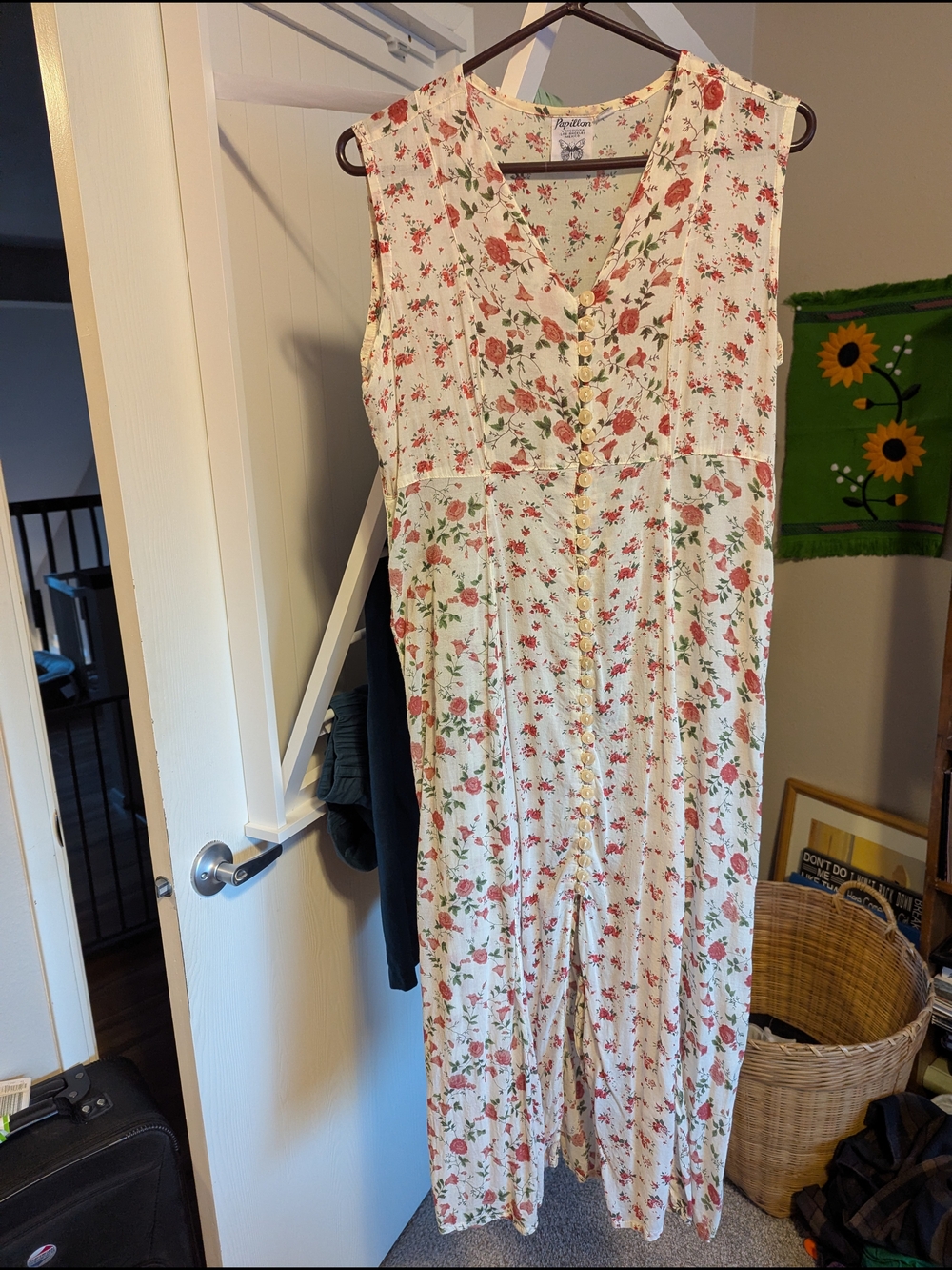 Papillon Floral Button-Front Sleeveless Dress - Cream with Red Floral